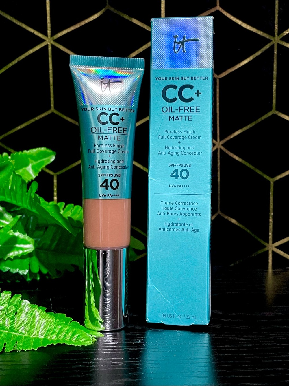 IT Cosmetics CC+ Oil-Free Matte Cream SPF 40 - Shade Deep